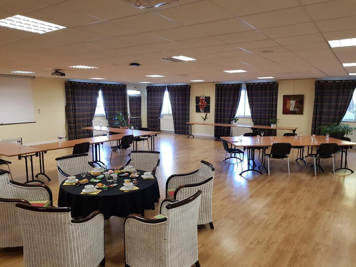 Brit Hotel Essentiel Pontivy Robic Luaran gambar