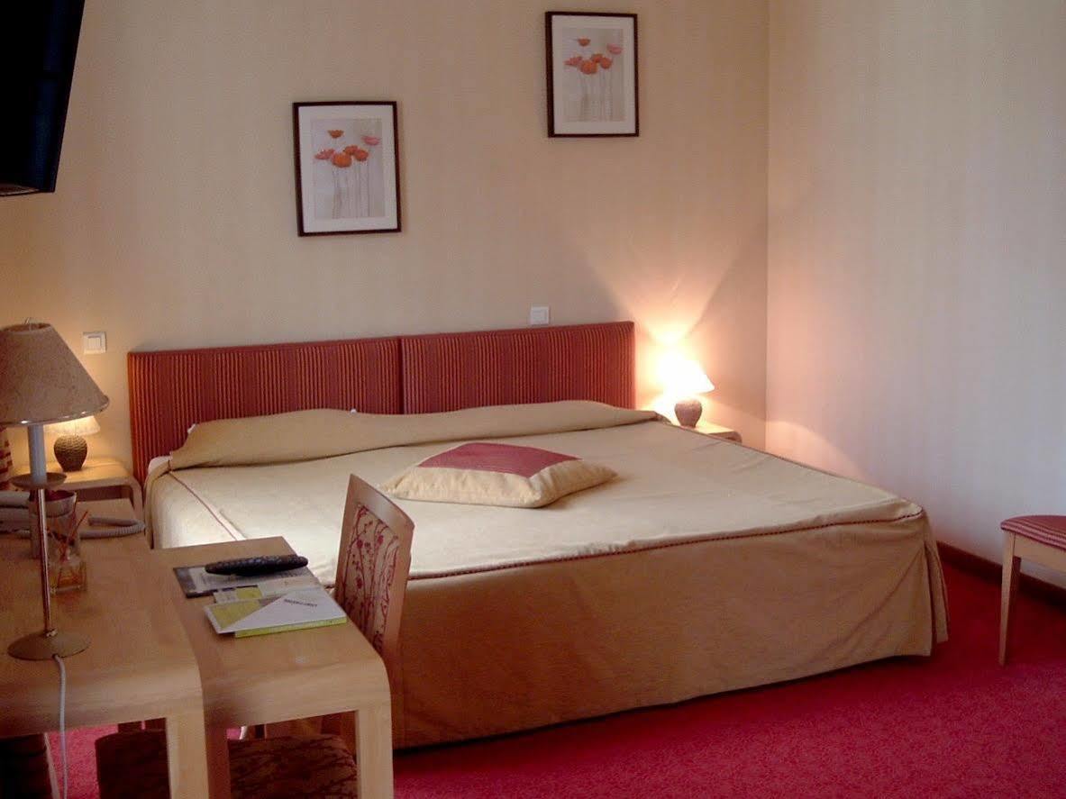 Brit Hotel Essentiel Pontivy Robic Luaran gambar
